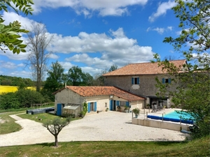 maison-villa à la vente -   16390  AUBETERRE-SUR-DRONNE, surface 330 m2 vente maison-villa - APR680745